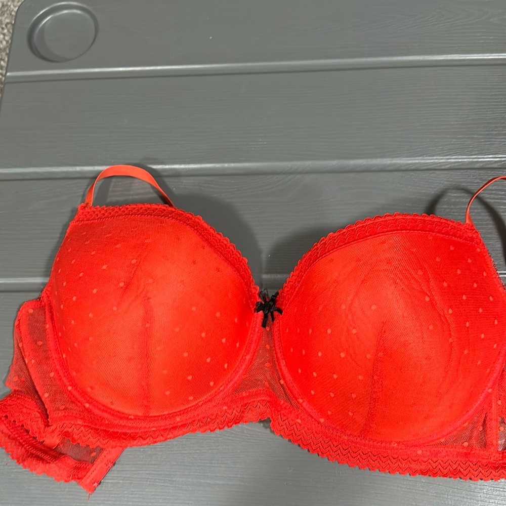 Like new lightly padded bra